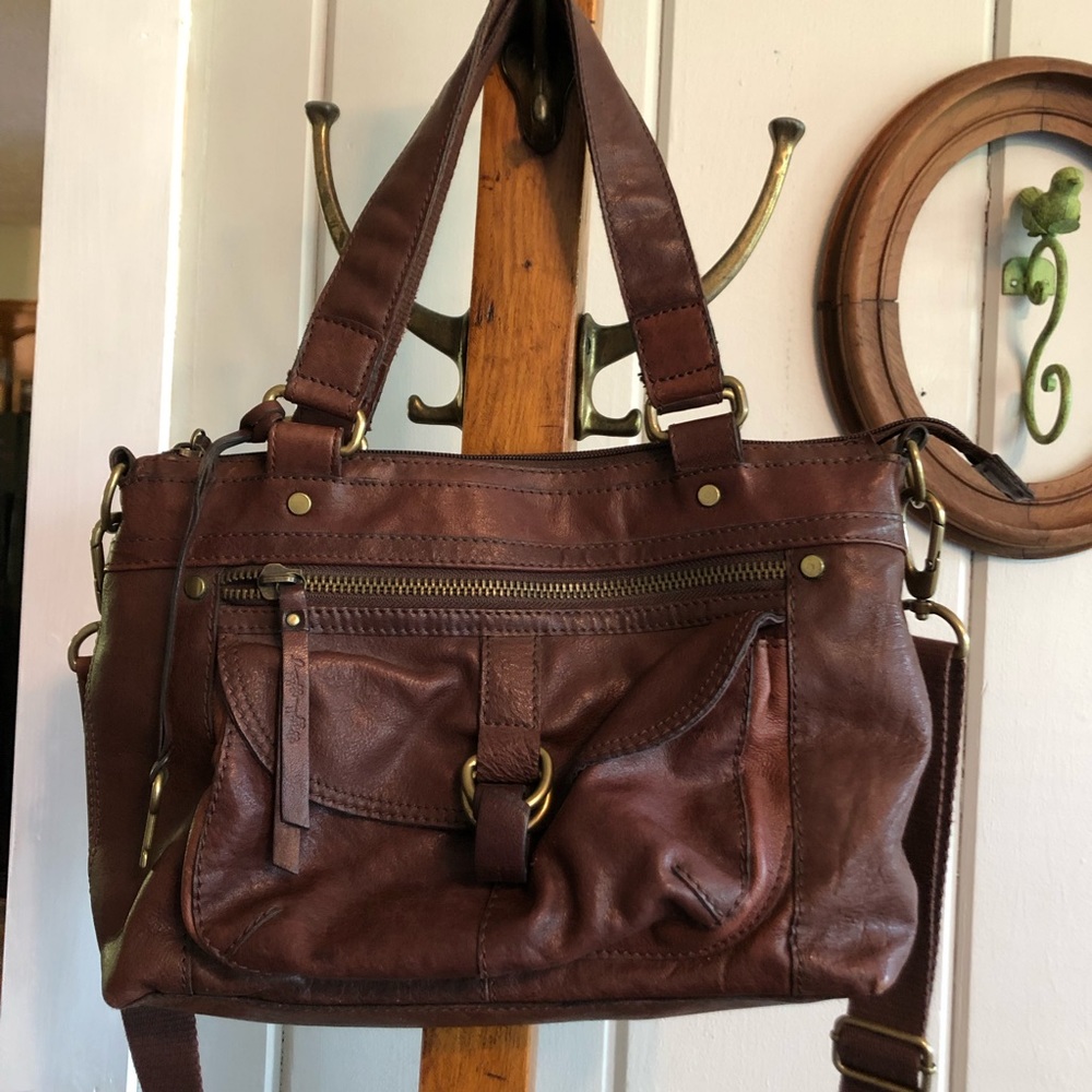 PENDING Fossil Leather Crossbody Purse